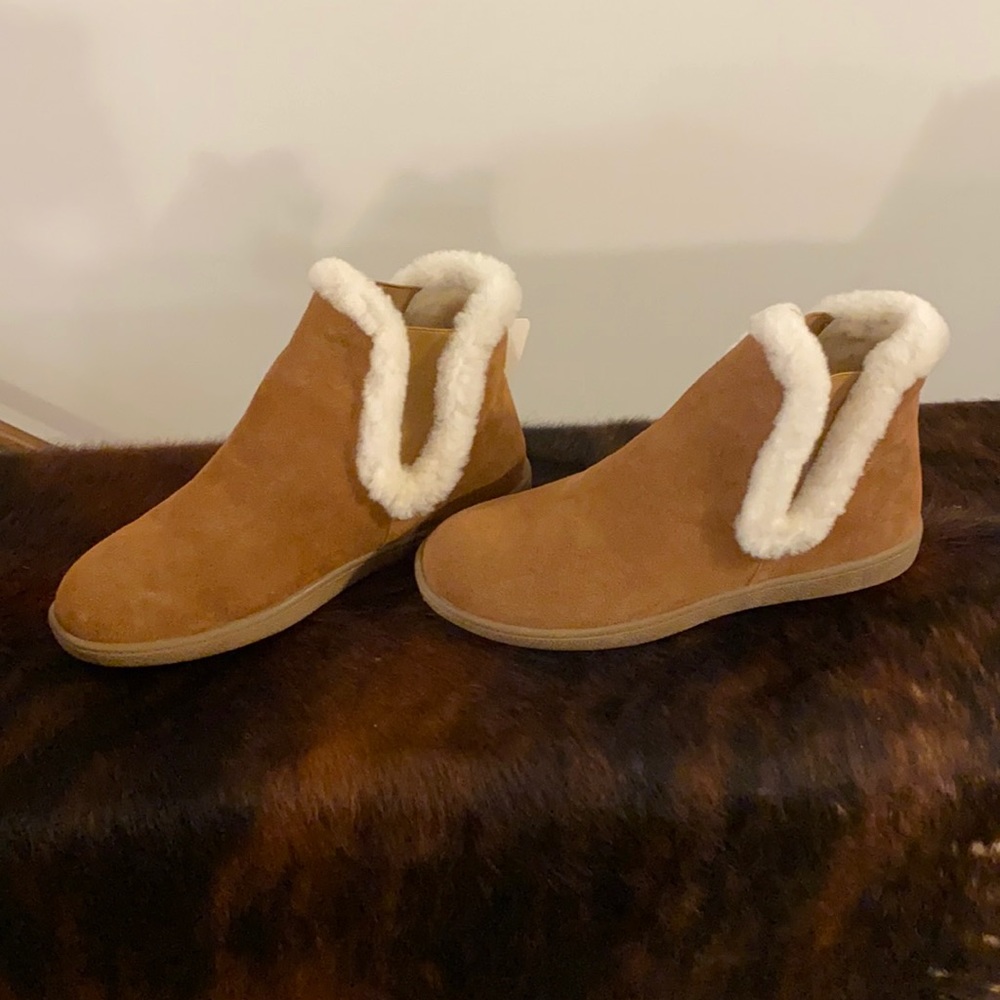 Ladies Lamo booties